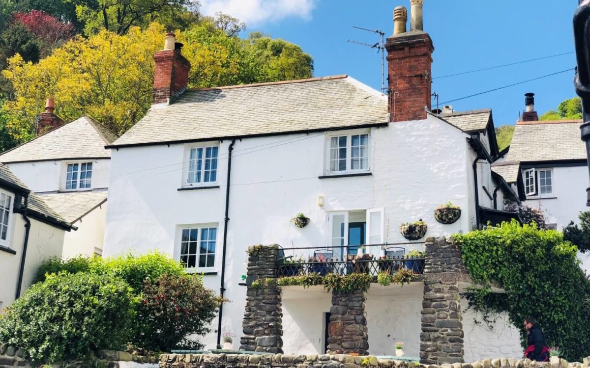 clovelly-front-house