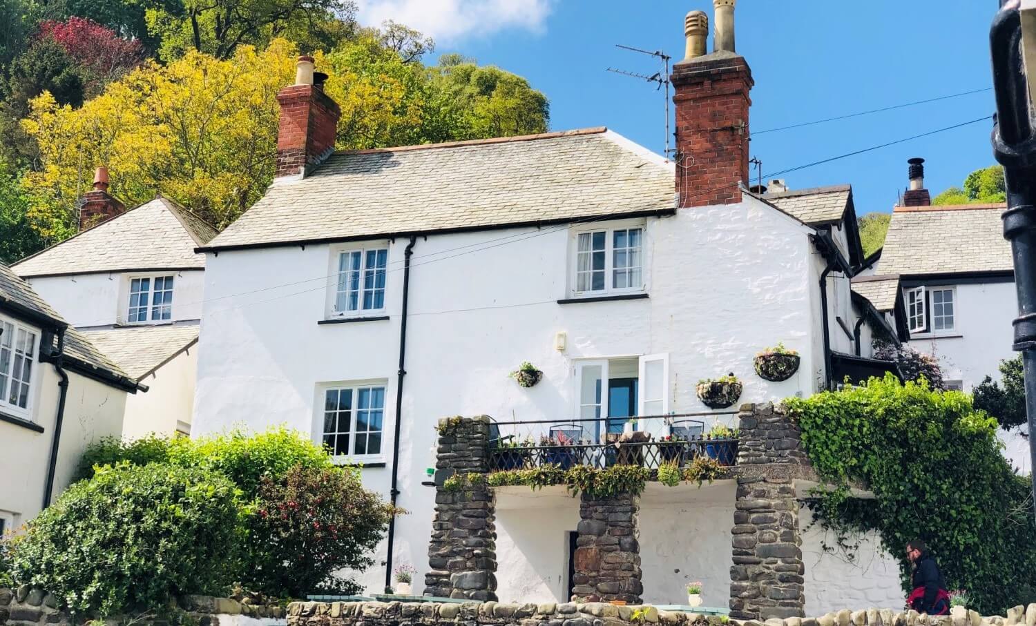 clovelly-front-house